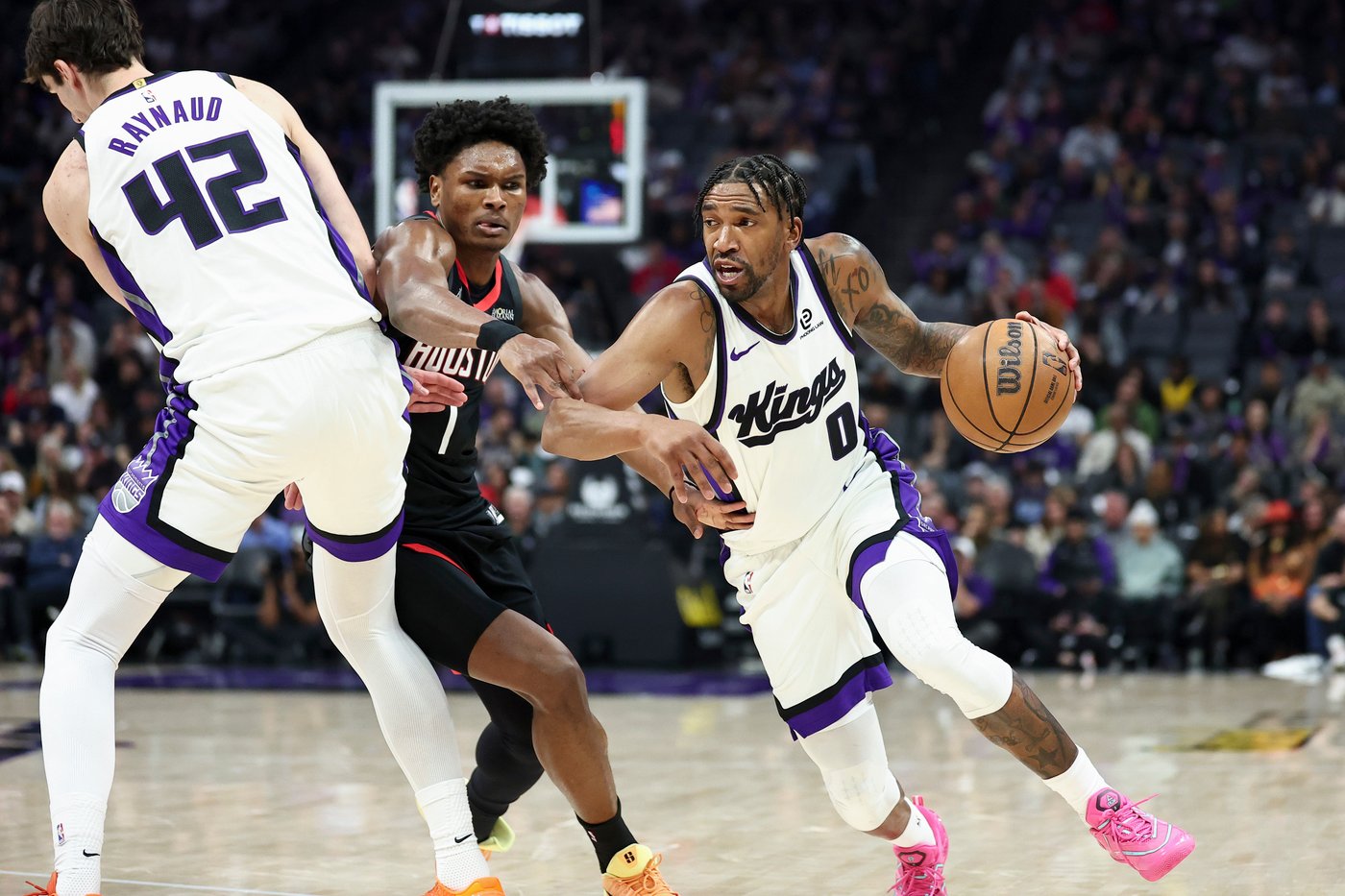 DeMar DeRozan reaches 26,000 career points in Kings' victory over Rockets | iNFOnews.ca