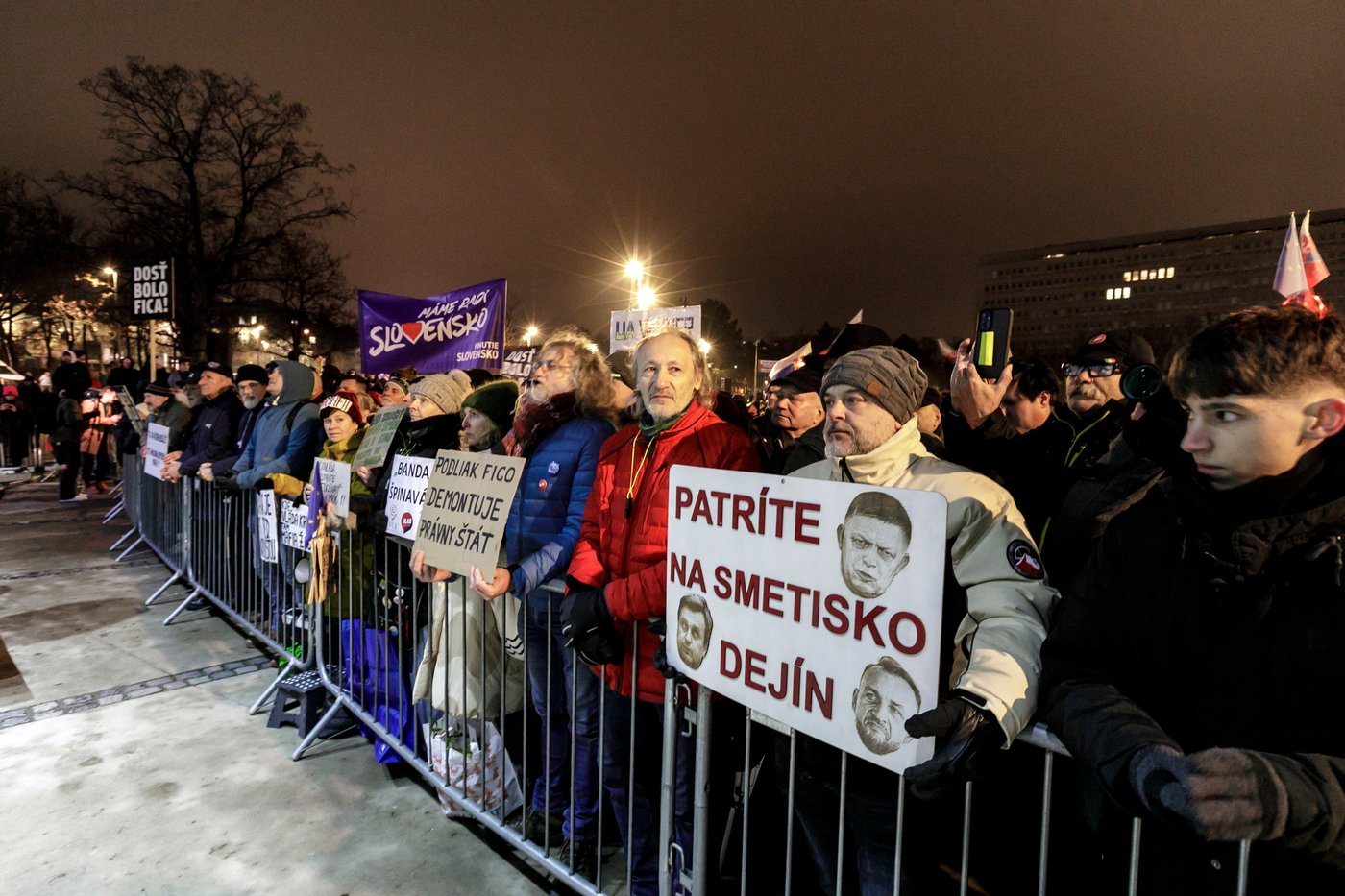 Thousands protest Slovak leader Fico over whistleblower office closure and penal code changes | iNFOnews.ca Thousands protest Slovak leader Fico over whistleblower office closure and penal code changes | iNFOnews.ca