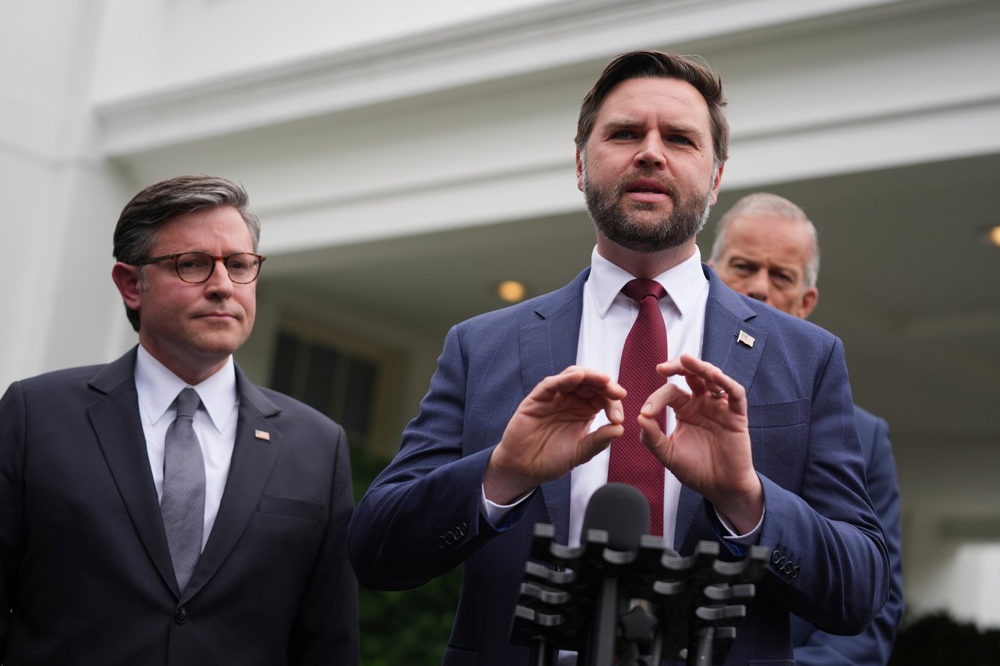 Trump administration blames Democrats for shutdown in official government warnings as deadline nears | iNFOnews.ca