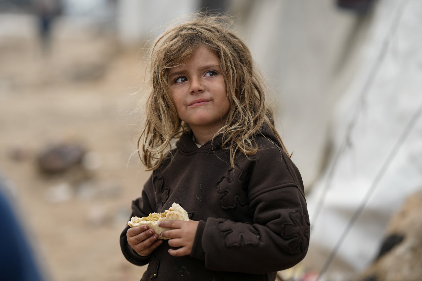 Aid flow into Gaza falls short of the terms of the ceasefire deal, Israeli figures show | iNFOnews.ca Aid flow into Gaza falls short of the terms of the ceasefire deal, Israeli figures show | iNFOnews.ca