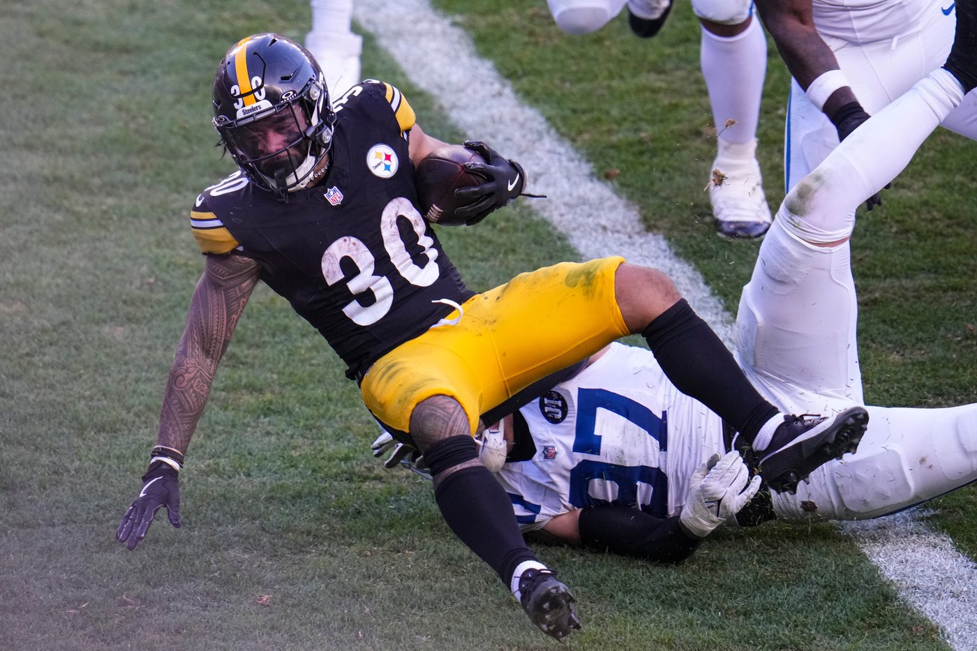 Embattled Steelers defense forces 6 turnovers as Pittsburgh tops AFC-leading Indianapolis 27-20 | iNFOnews.ca Embattled Steelers defense forces 6 turnovers as Pittsburgh tops AFC-leading Indianapolis 27-20 | iNFOnews.ca