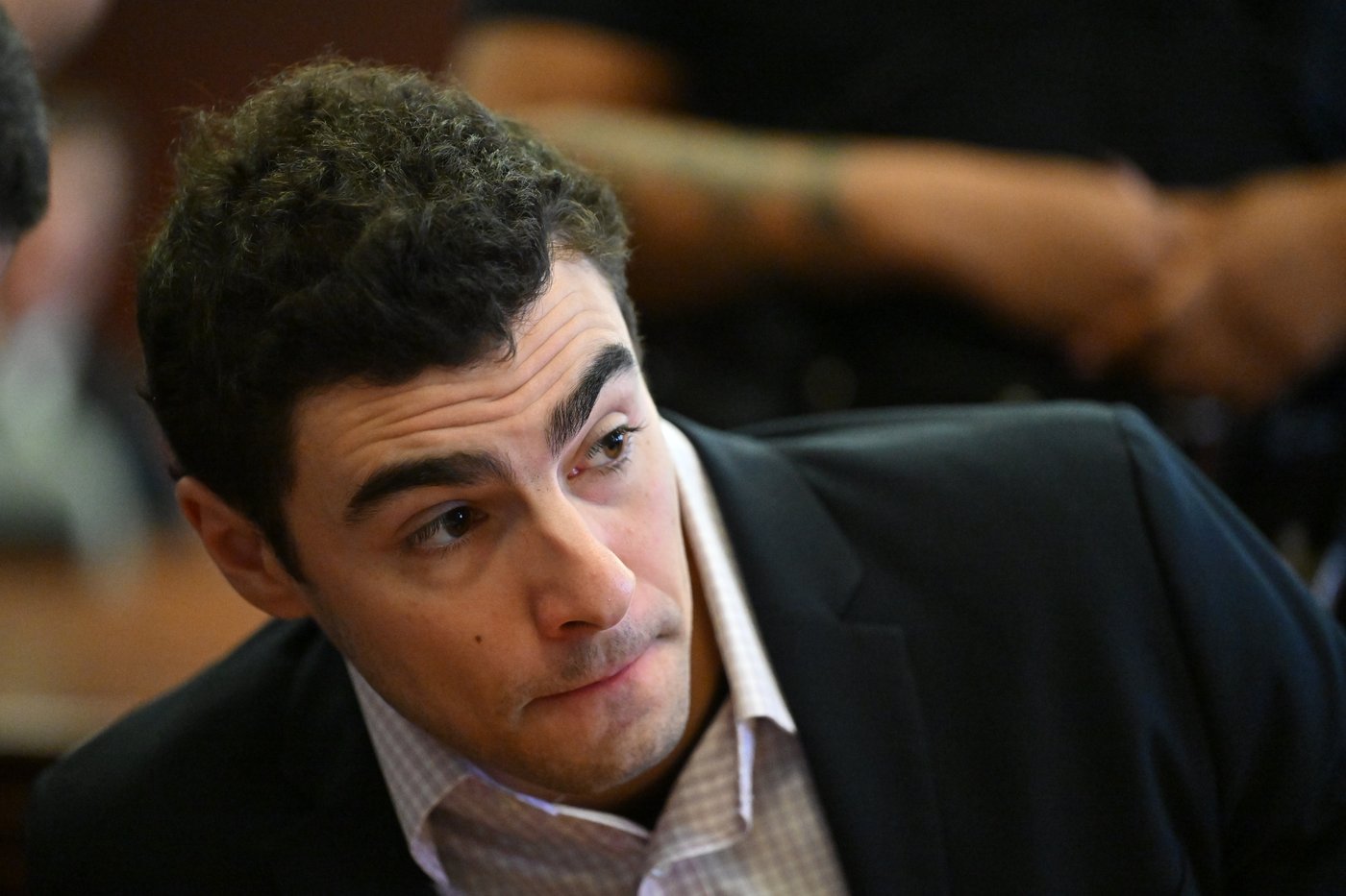 Police bodycam footage played in court shows the minutes leading up to Luigi Mangione's arrest | iNFOnews.ca