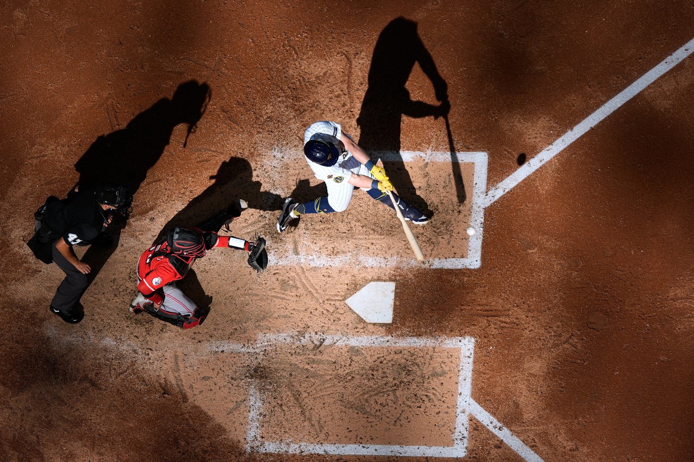 Reds lose 4-2 to the Brewers but end up in playoffs anyway after Mets fall | iNFOnews.ca