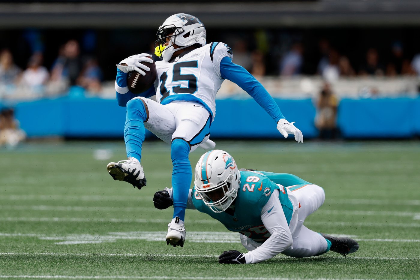 Bryce Young, Rico Dowdle help Panthers rally from 17 points down to beat Dolphins 27-24 | iNFOnews.ca