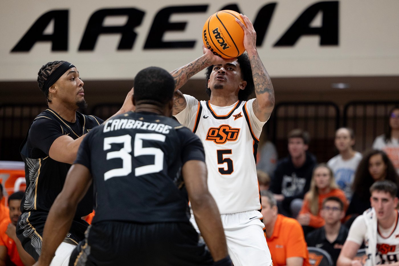 Oklahoma State tops No. 25 UCF 87-76 | iNFOnews.ca