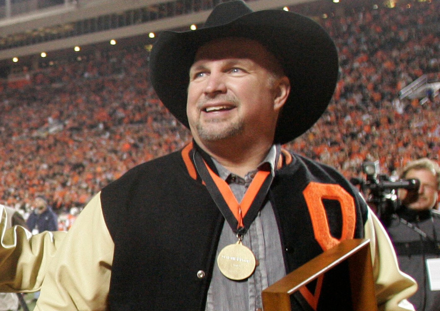 How Garth Brooks, The Killers and Tom Petty became stars of college football Saturdays | iNFOnews.ca