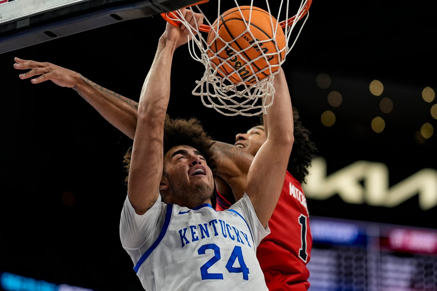 Kentucky rallies in second half to beat St. John's 78-66 in first meeting against Pitino since 2016 | iNFOnews.ca