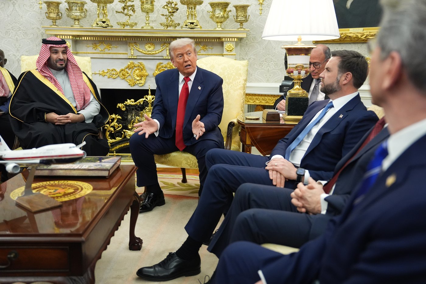 Trump welcomes Saudi crown prince at White House, in photos | iNFOnews.ca