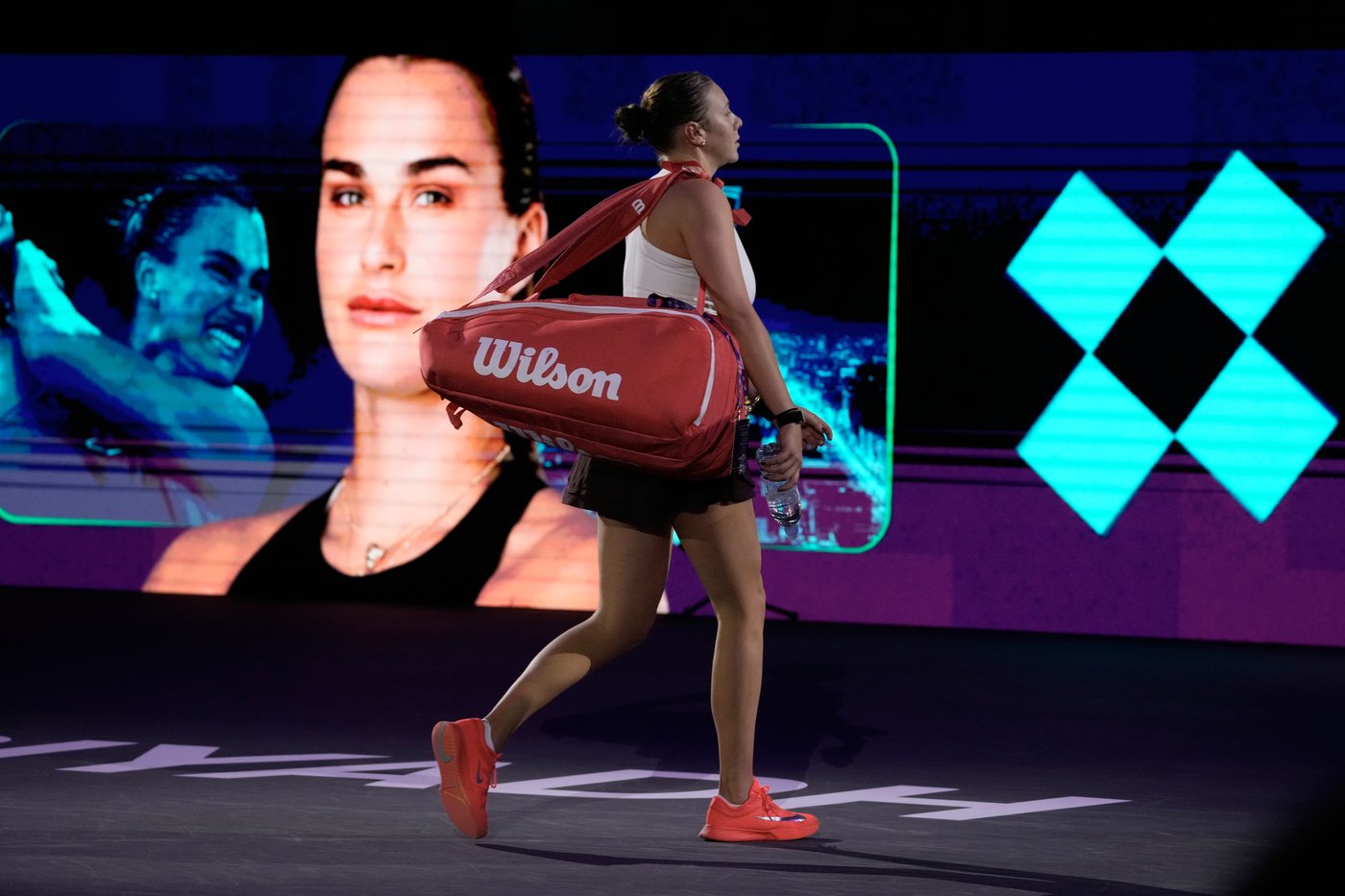 Sabalenka overcomes Anisimova and lines up Rybakina in title match at WTA Finals | iNFOnews.ca