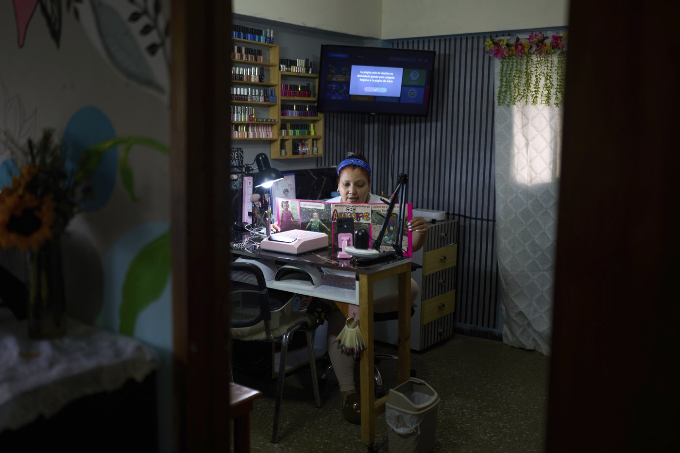 Deported Venezuelan mothers ask Melania Trump to help reunite them with their children | iNFOnews.ca