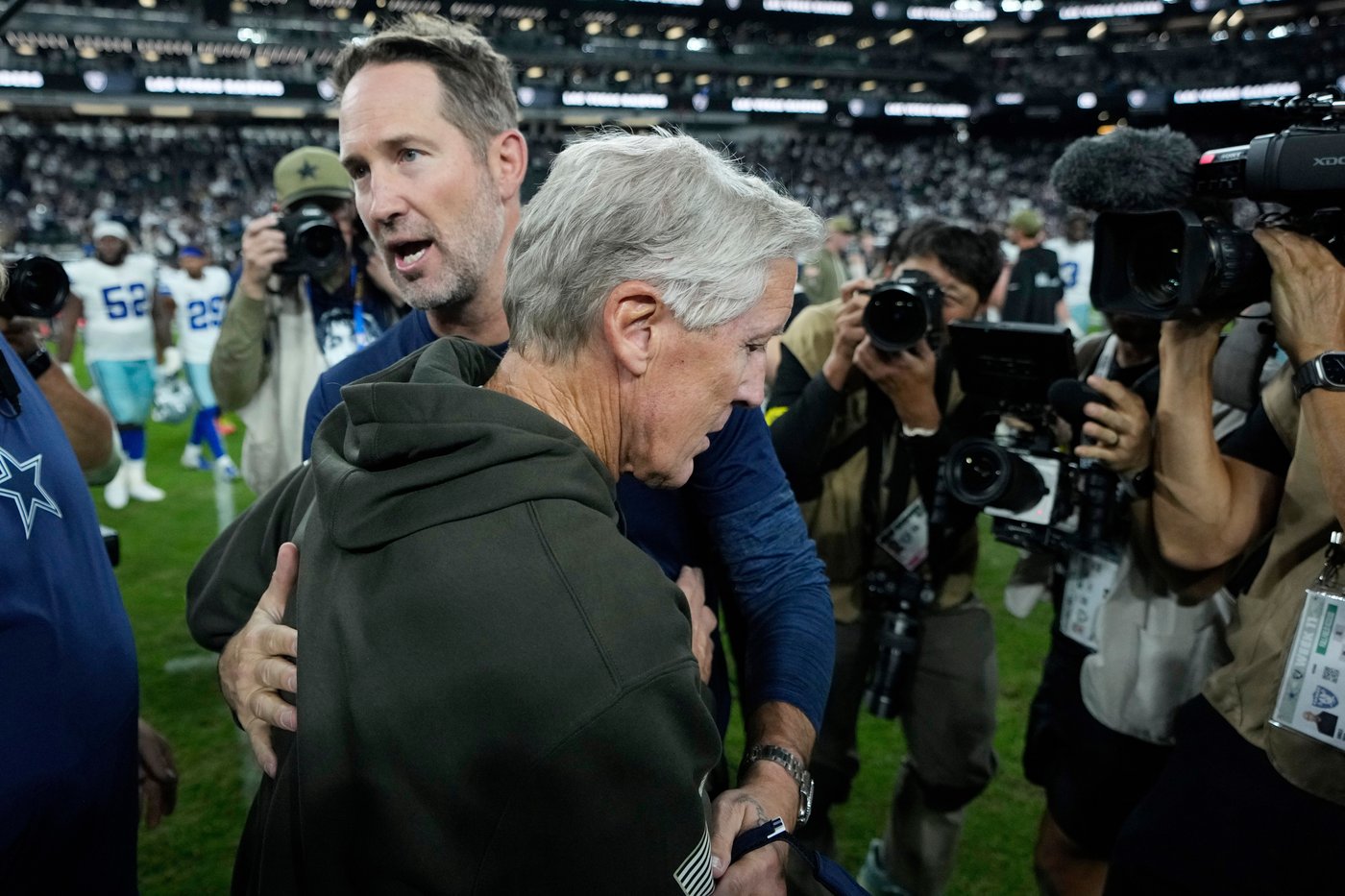 Raiders' season hits new low as Cowboys take knee before two-minute warning | iNFOnews.ca