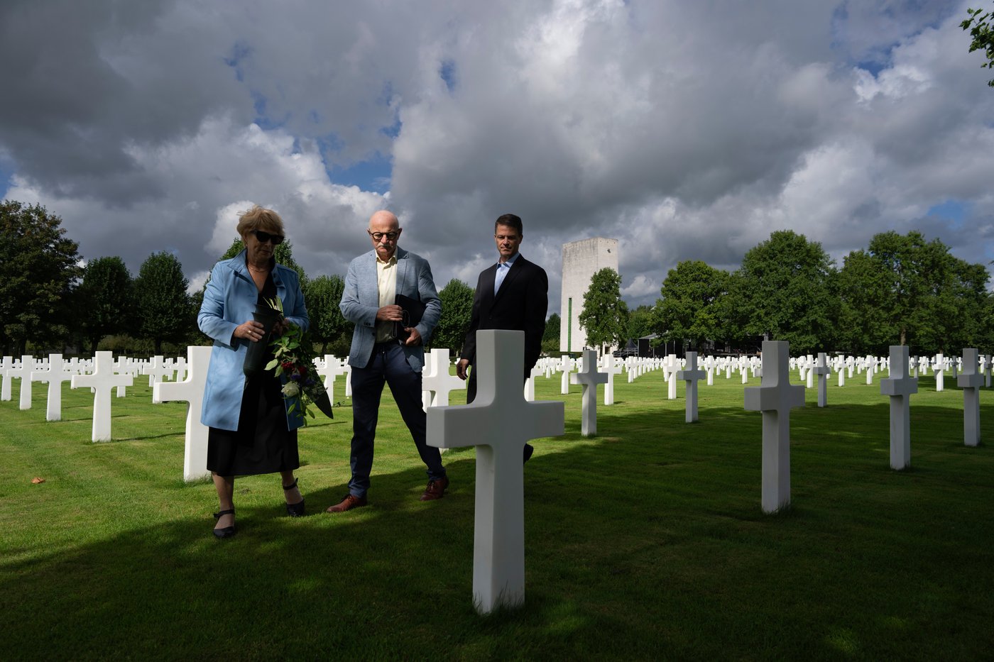 Project connects Americans to the Dutch people who honor their relatives at World War II cemetery | iNFOnews.ca Project connects Americans to the Dutch people who honor their relatives at World War II cemetery | iNFOnews.ca