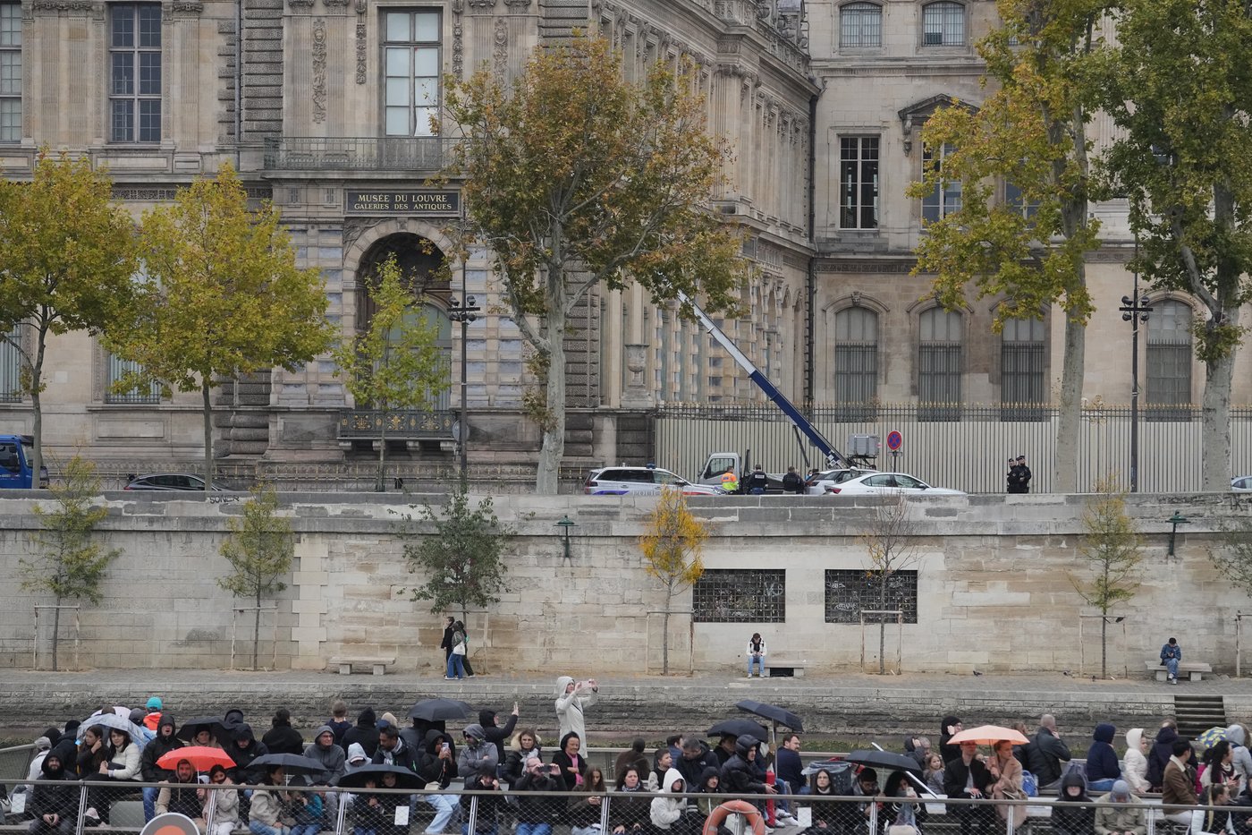 How a German freight lift became an unexpected social media star in the Louvre heist | iNFOnews.ca How a German freight lift became an unexpected social media star in the Louvre heist | iNFOnews.ca