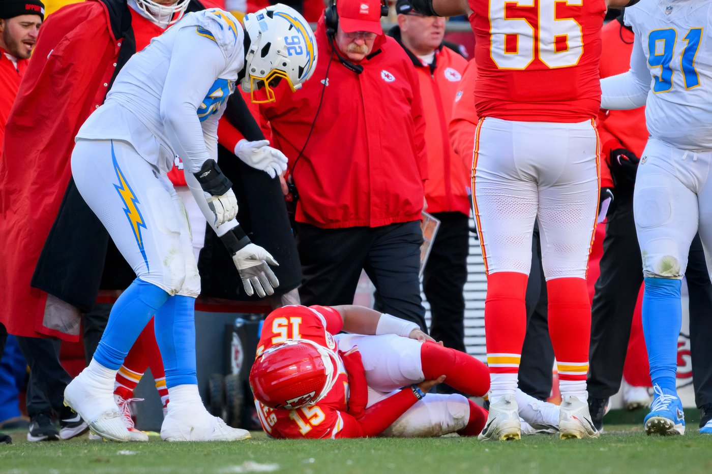 Mahomes tears ACL as Chargers eliminate Chiefs from playoff contention with 16-13 victory | iNFOnews.ca Mahomes tears ACL as Chargers eliminate Chiefs from playoff contention with 16-13 victory | iNFOnews.ca