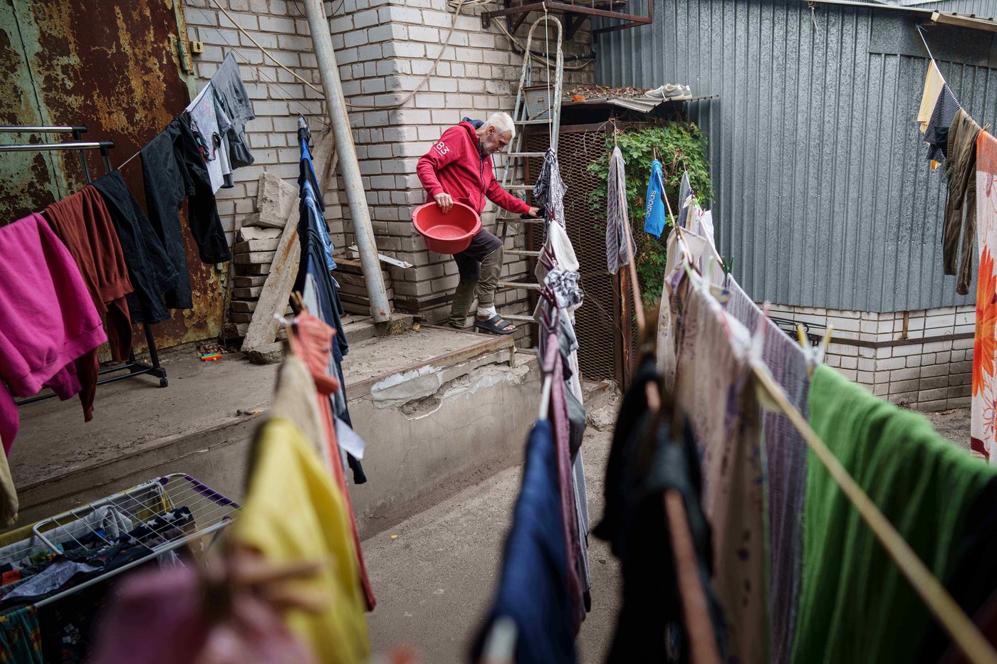 Photos from eastern Ukraine's shelters show the struggle of the internally displaced | iNFOnews.ca