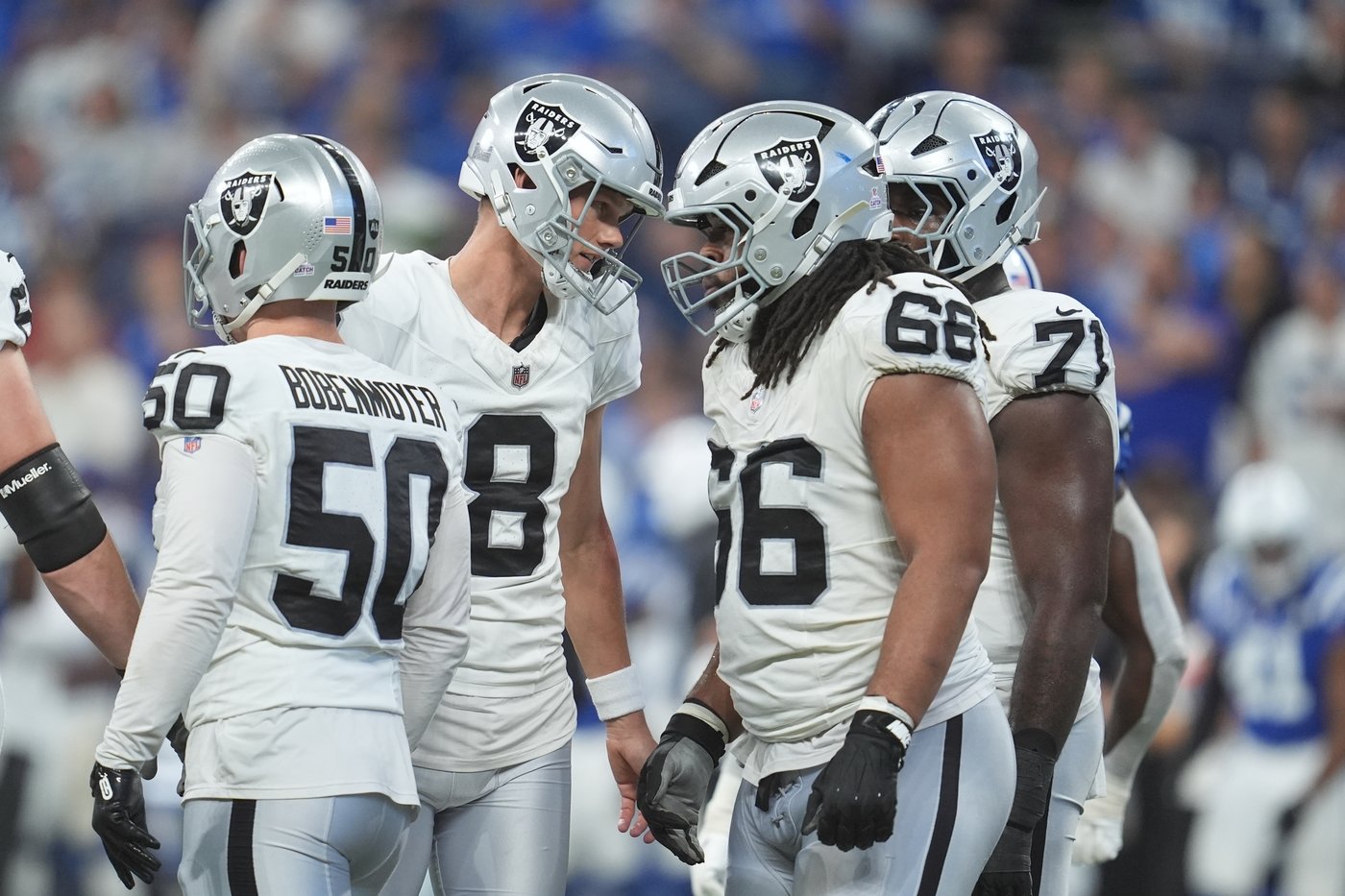 Geno Smith's early-season struggles continue as Raiders are blown out by Colts | iNFOnews.ca
