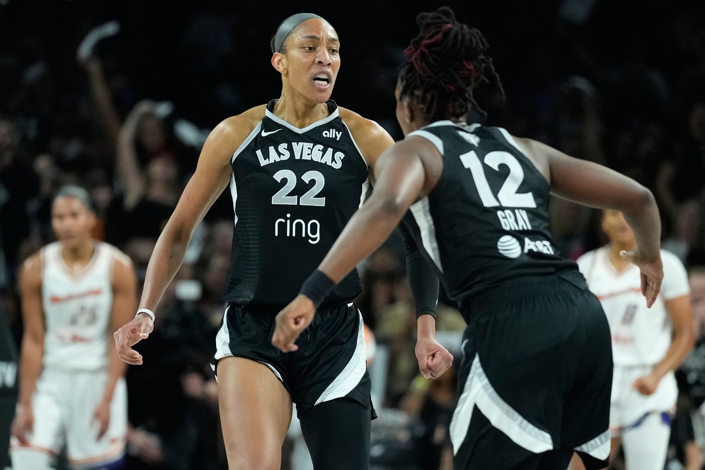 Young's record 21-point quarter propels Aces to 91-78 win over Mercury and 2-0 WNBA Finals lead | iNFOnews.ca