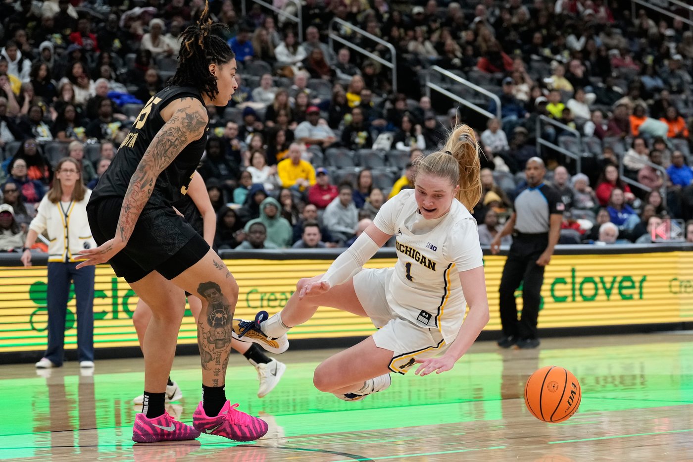 Aubrey Galvan's 20 points help No. 5 Vanderbilt hold off No. 7 Michigan 72-69 | iNFOnews.ca
