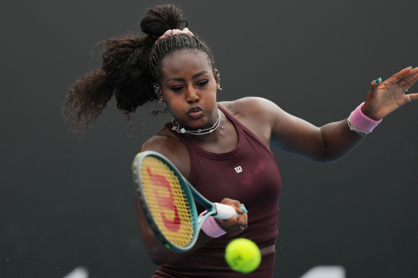 Alexandra Eala's heart-warming Australian Open debut ends in a loss to Parks | iNFOnews.ca