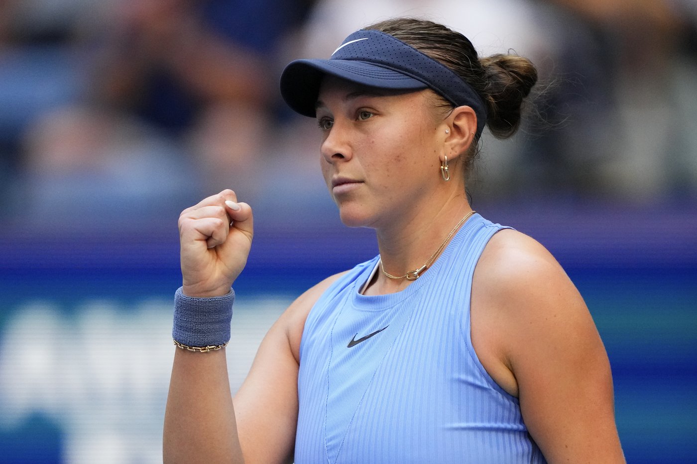 Amanda Anisimova upsets Iga Swiatek at the U.S. Open after 6-0, 6-0 loss to her in Wimbledon's final | iNFOnews.ca