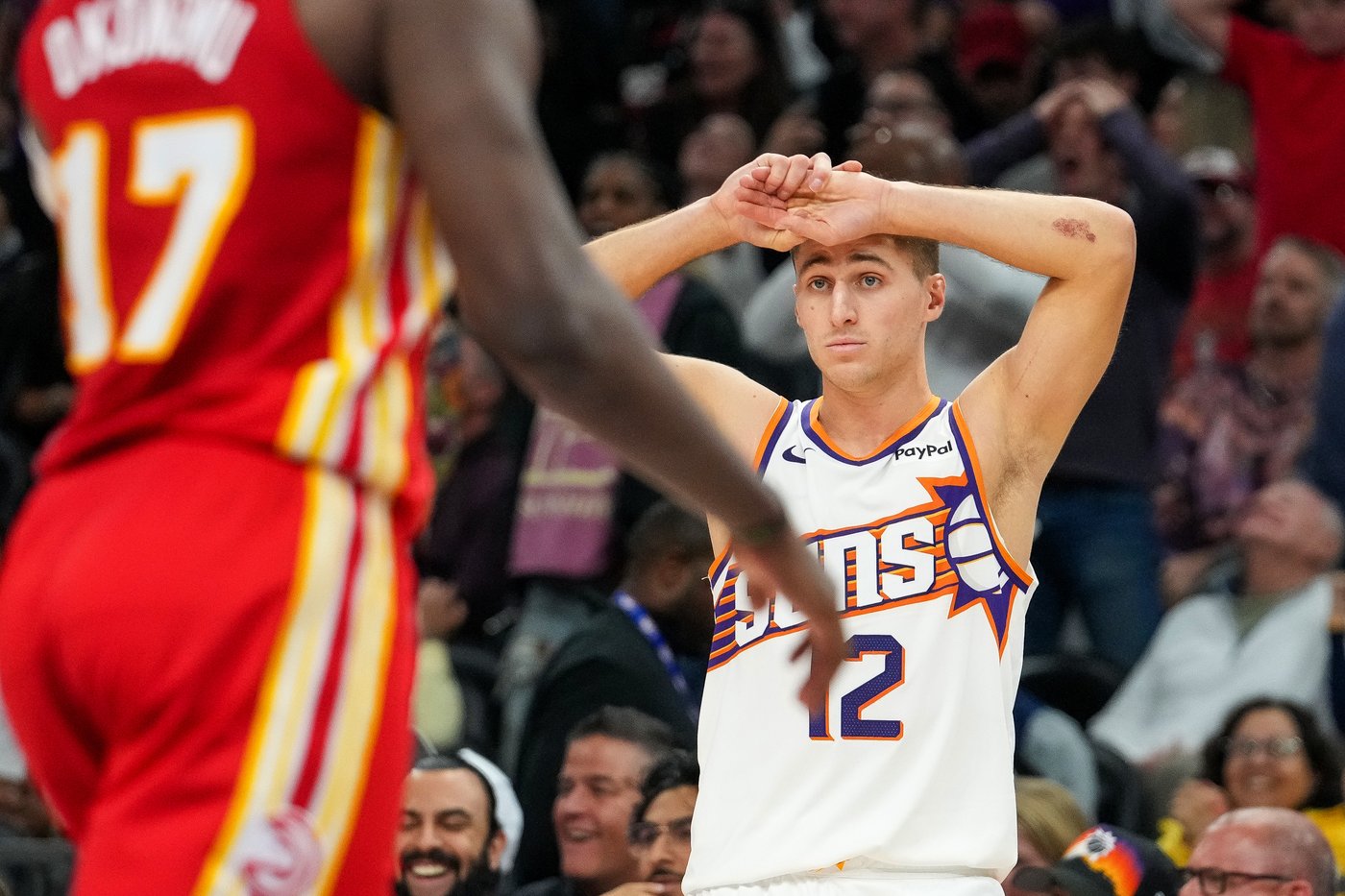 Hawks rally from 22 down in 4th quarter, beat Suns 124-122 for 5th straight win | iNFOnews.ca Hawks rally from 22 down in 4th quarter, beat Suns 124-122 for 5th straight win | iNFOnews.ca