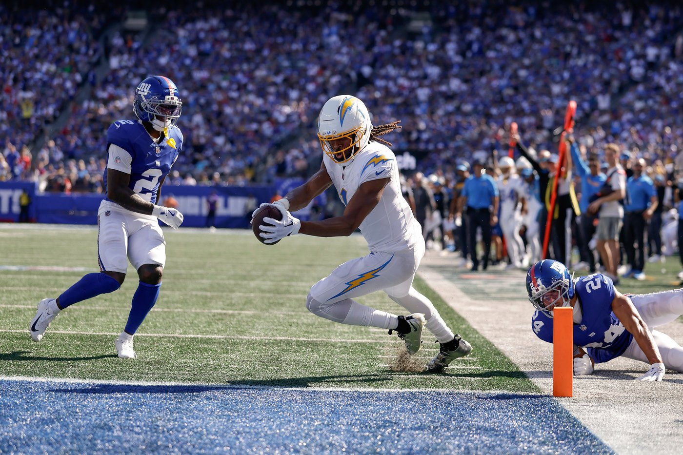 Chargers host Commanders as top rookie rushers Hampton and Croskey-Merritt match up | iNFOnews.ca
