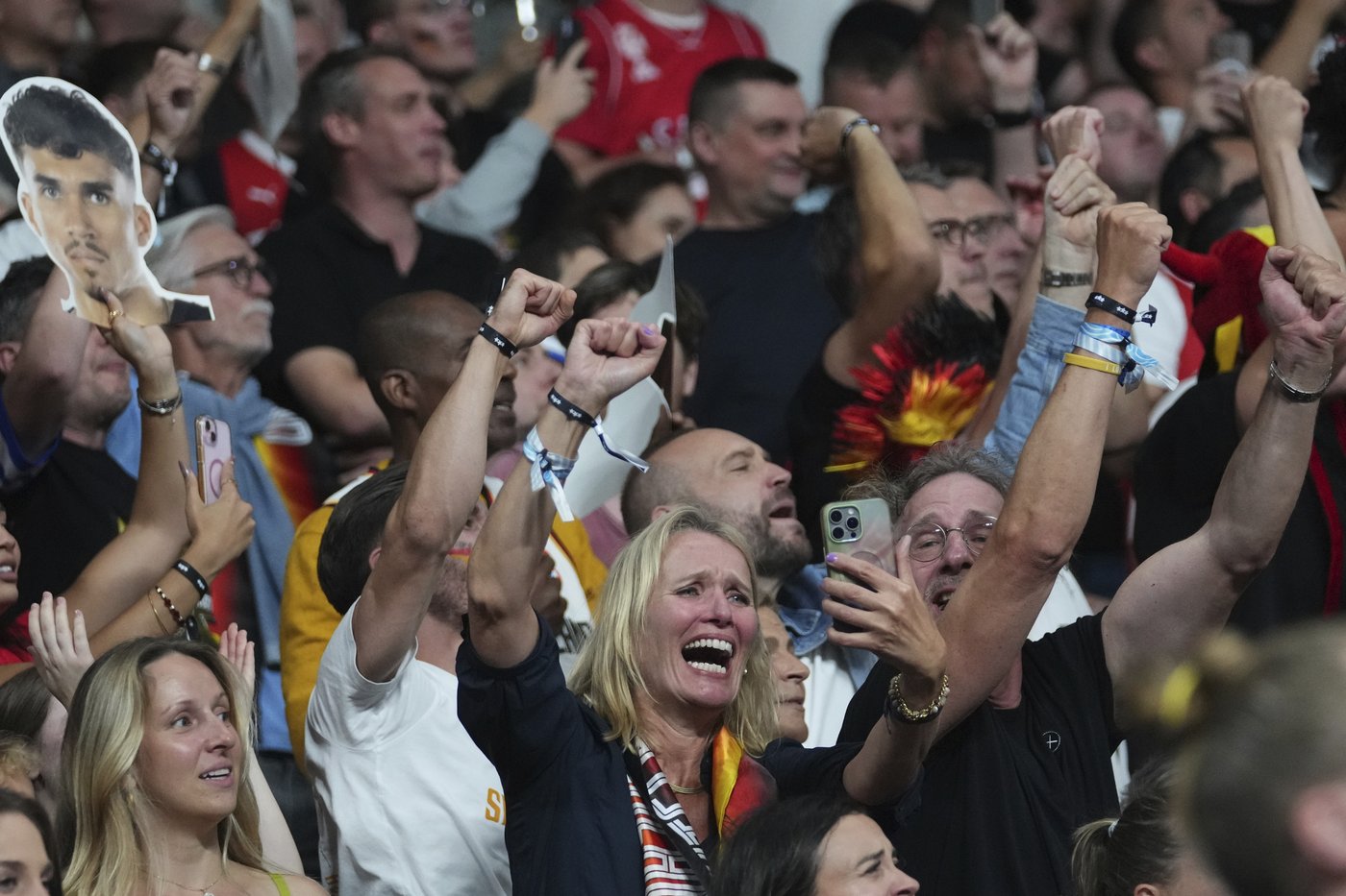 Schröder takes over late, Germany tops Turkey 88-83 for EuroBasket gold. Greece, Giannis win bronze | iNFOnews.ca