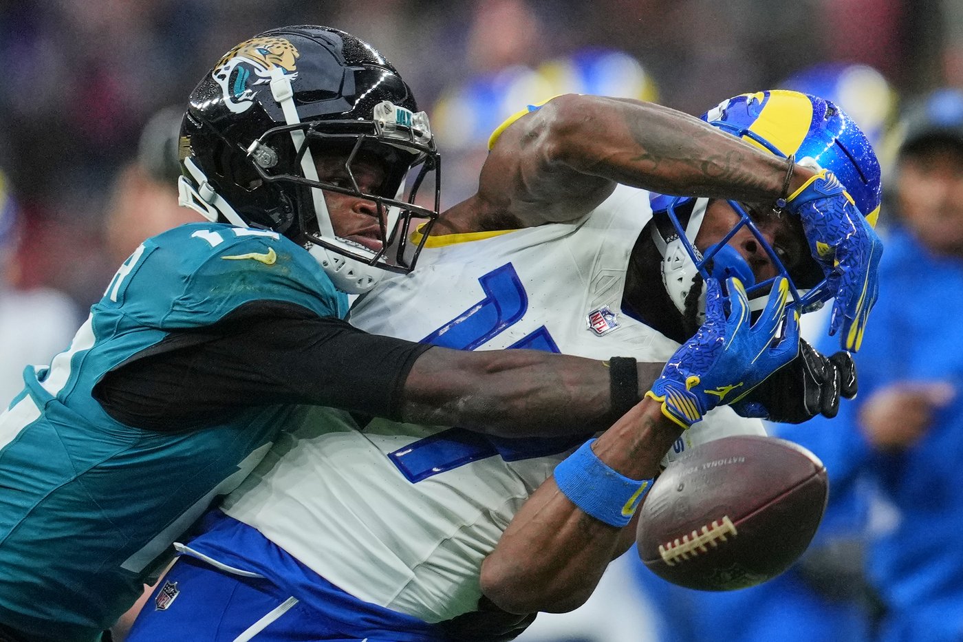 Travis Hunter scores his first NFL TD but Jaguars struggle in 35-7 loss to Rams | iNFOnews.ca Travis Hunter scores his first NFL TD but Jaguars struggle in 35-7 loss to Rams | iNFOnews.ca