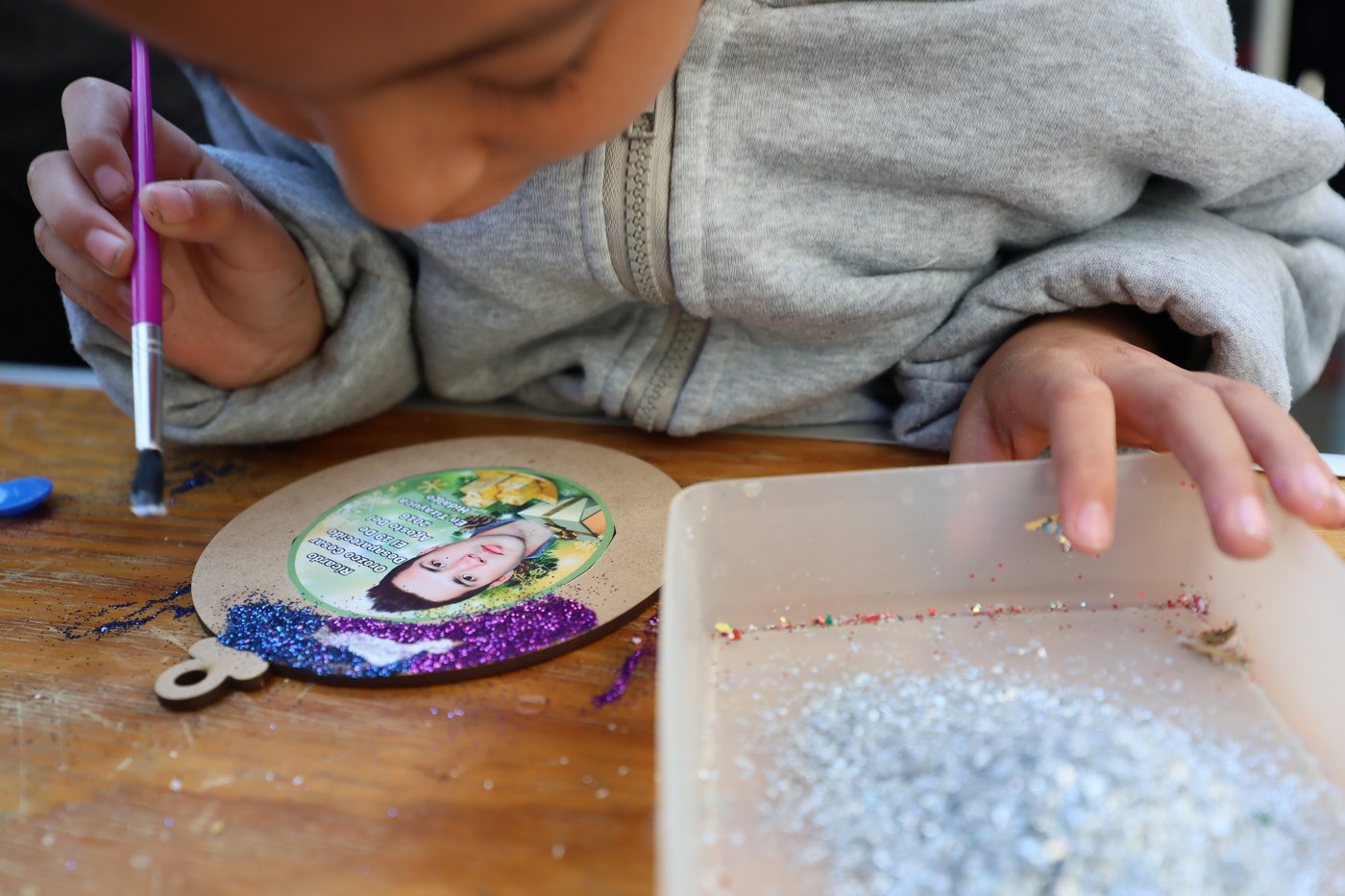 A Christmas tree in Mexico carries the faces of loved ones who never came home | iNFOnews.ca