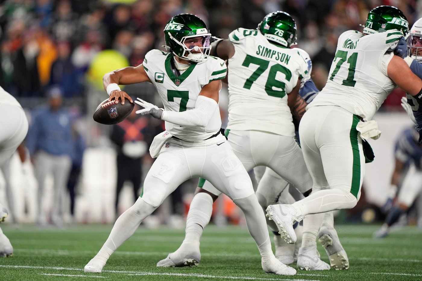 Jets' Justin Fields was surprised by benching but still believes he's a starting quarterback in NFL | iNFOnews.ca