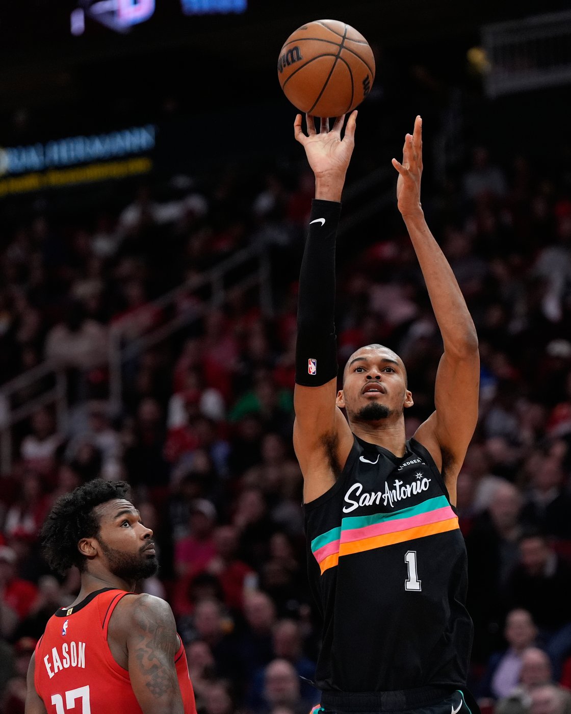 Sengun just misses triple-double and powers Rockets' comeback win over Spurs | iNFOnews.ca