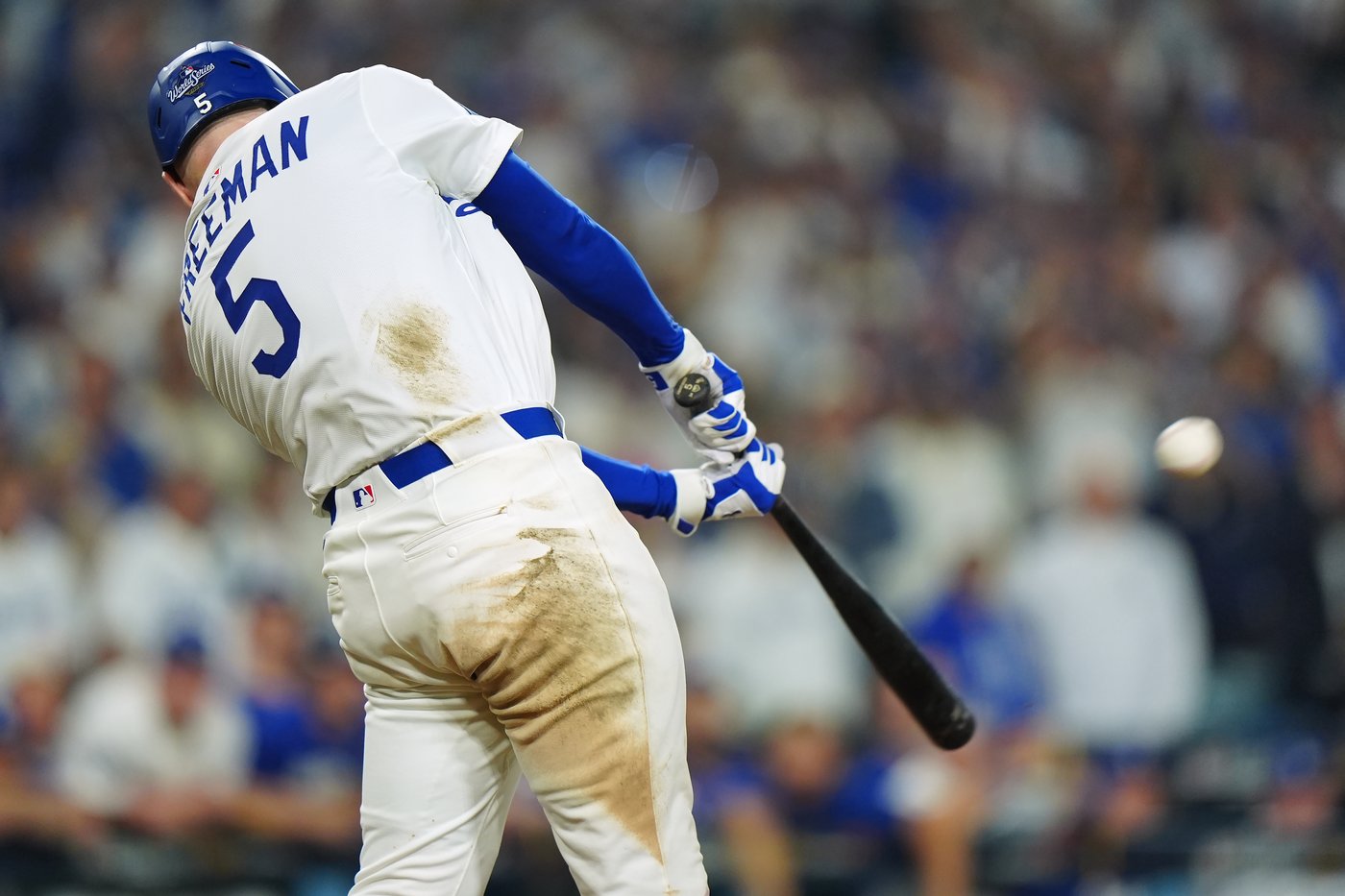 Photo Gallery: Dodgers outlast Jays 6-5 in 18-inning marathon World Series Game 3 | iNFOnews.ca