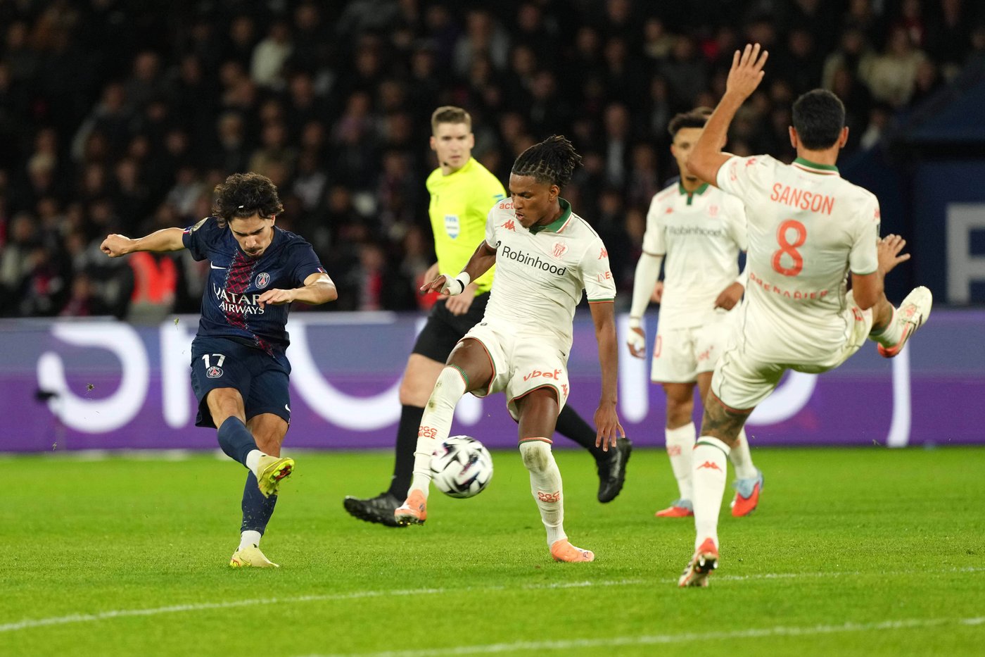 Ramos scores winner deep into stoppage time for Ligue 1 leader Paris Saint-Germain against Nice | iNFOnews.ca