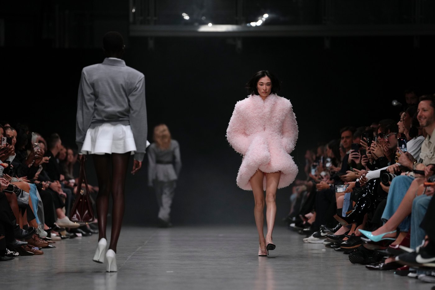 Helen Mirren opens Stella McCartney’s activist, cruelty-free Paris runway | iNFOnews.ca