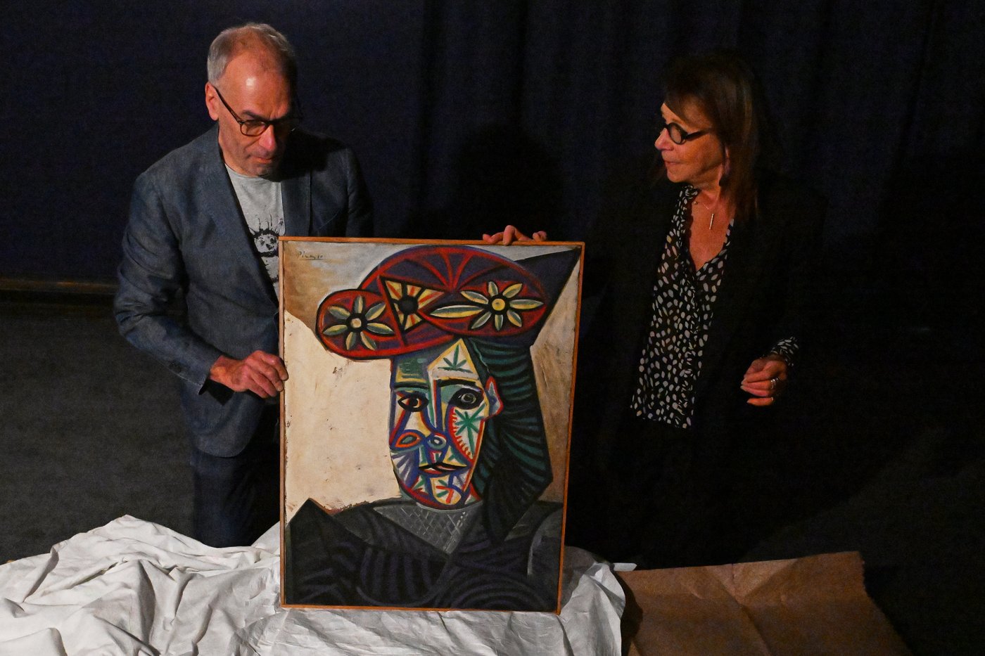 Picasso portrait of muse Dora Maar in vivid hat, long hidden from view, sells for 32 million euros | iNFOnews.ca Picasso portrait of muse Dora Maar in vivid hat, long hidden from view, sells for 32 million euros | iNFOnews.ca
