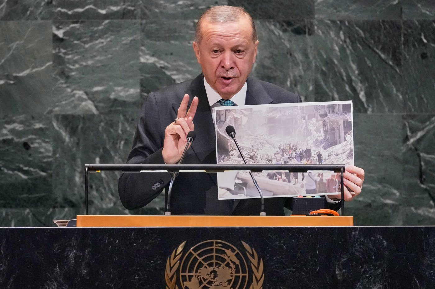 Trump is hosting Turkey's Erdogan at the White House as the US considers lifting ban on F-35 sales | iNFOnews.ca