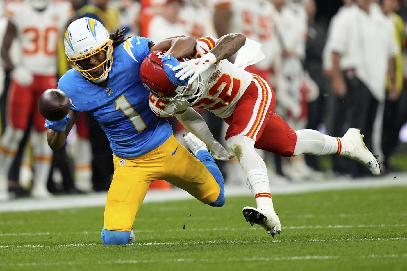 Herbert outduels Mahomes to help the Chargers beat the Chiefs 27-21 in Brazil | iNFOnews.ca Herbert outduels Mahomes to help the Chargers beat the Chiefs 27-21 in Brazil | iNFOnews.ca