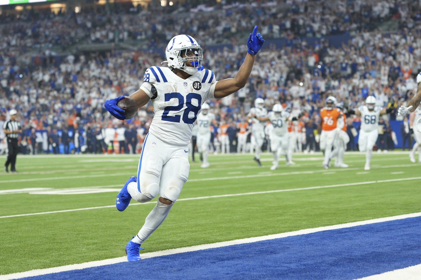 Spencer Shrader converts from 45 yards after penalty on 60-yard miss and Colts beat Broncos 29-28 | iNFOnews.ca