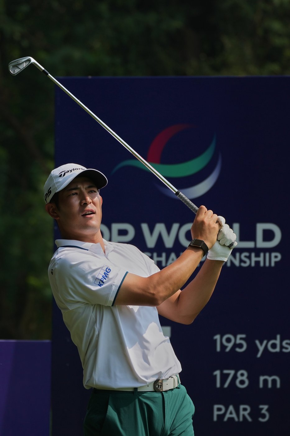 Shane Lowry leads in India with a 64, Rory McIlroy leaves driver out of the bag and shoots 69 | iNFOnews.ca Shane Lowry leads in India with a 64, Rory McIlroy leaves driver out of the bag and shoots 69 | iNFOnews.ca