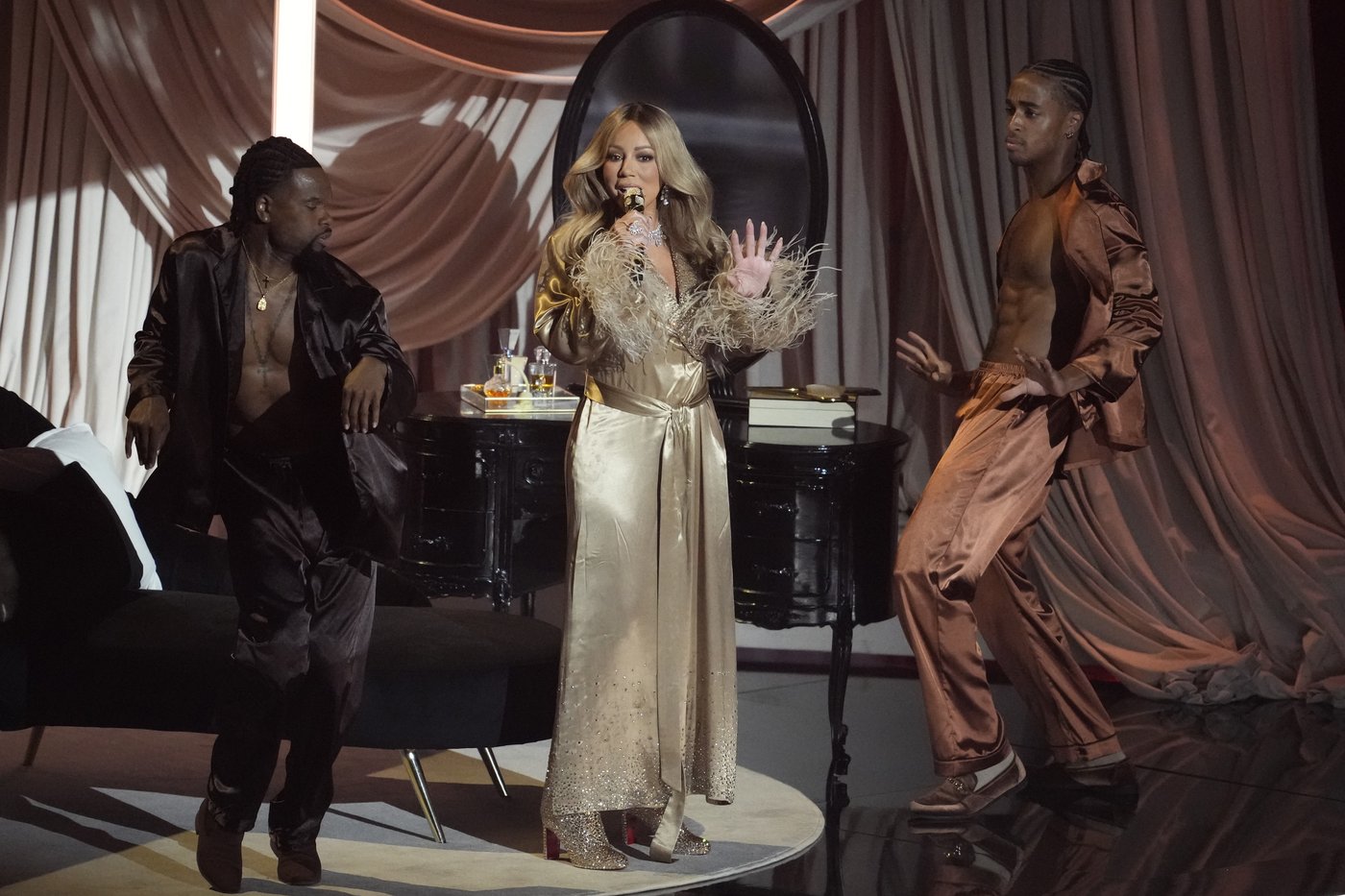 Ariana Grande and Lady Gaga shine at the MTV VMAs with wins and performances | iNFOnews.ca Ariana Grande and Lady Gaga shine at the MTV VMAs with wins and performances | iNFOnews.ca