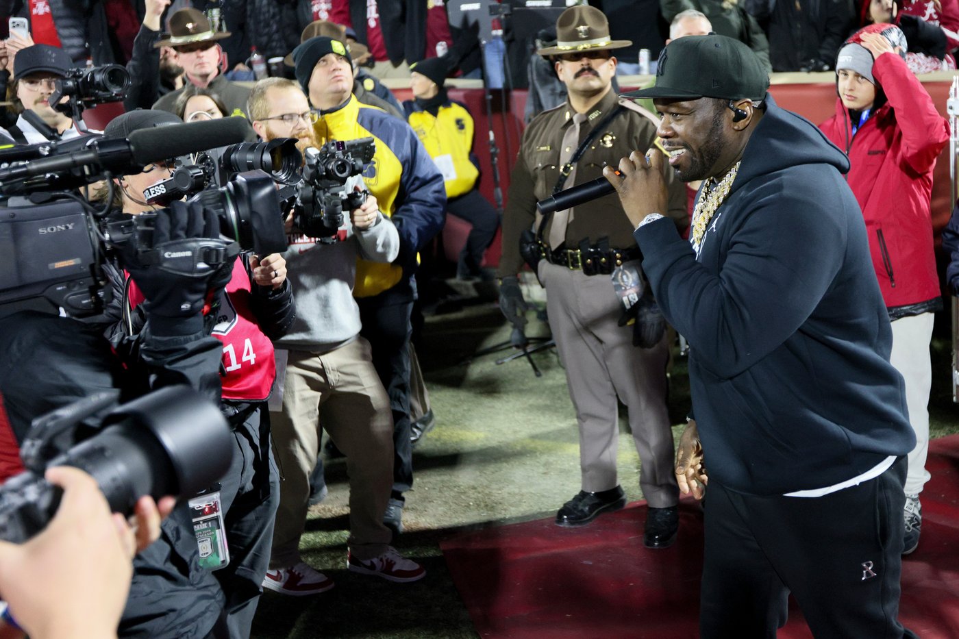 50 Cent's 'Many Men' electrifies Oklahoma crowd, and Sooners score two plays later | iNFOnews.ca