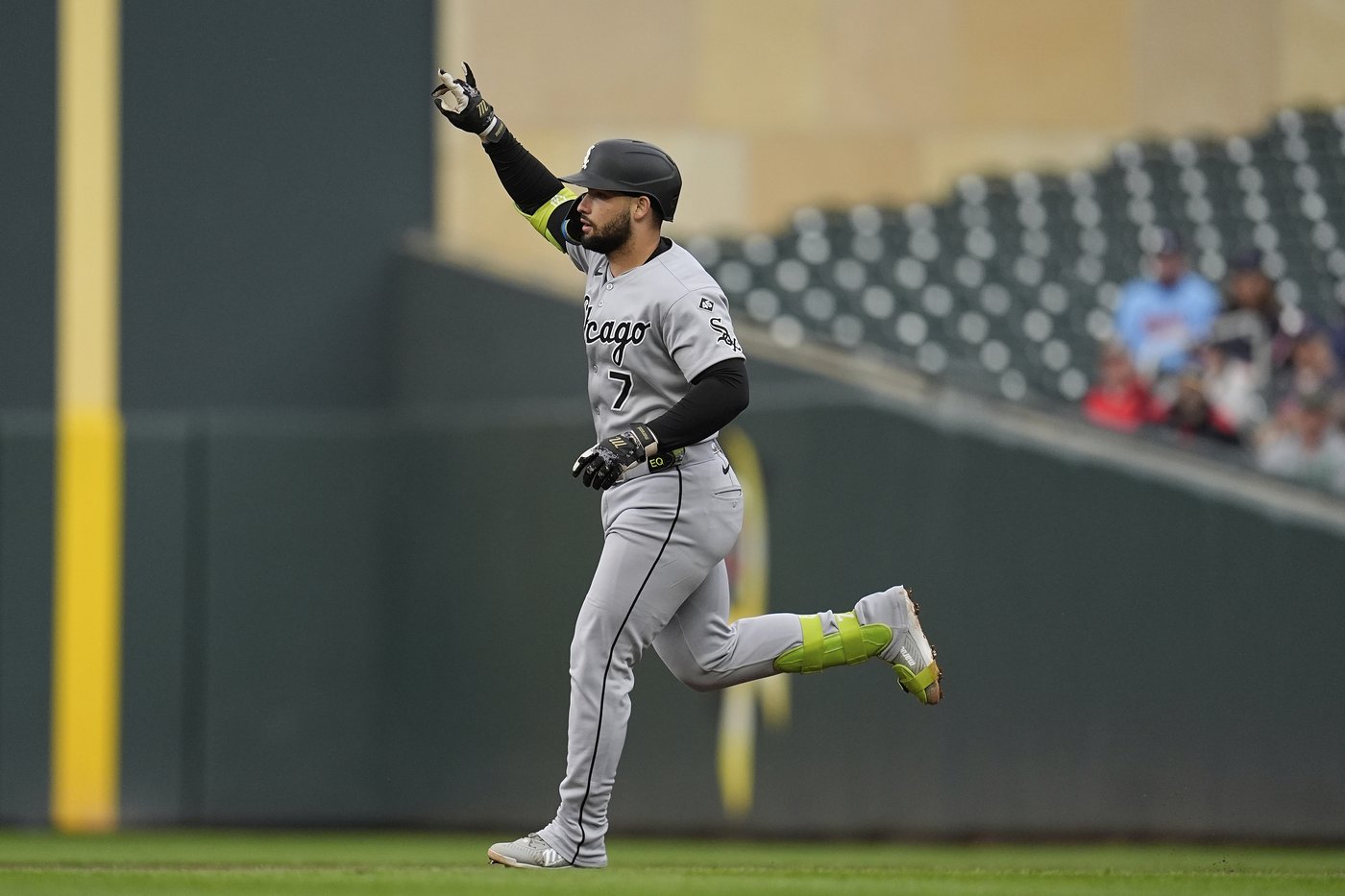 Taylor hits 2-run double in ninth to lead White Sox to 4-3 comeback win over Twins | iNFOnews.ca Taylor hits 2-run double in ninth to lead White Sox to 4-3 comeback win over Twins | iNFOnews.ca