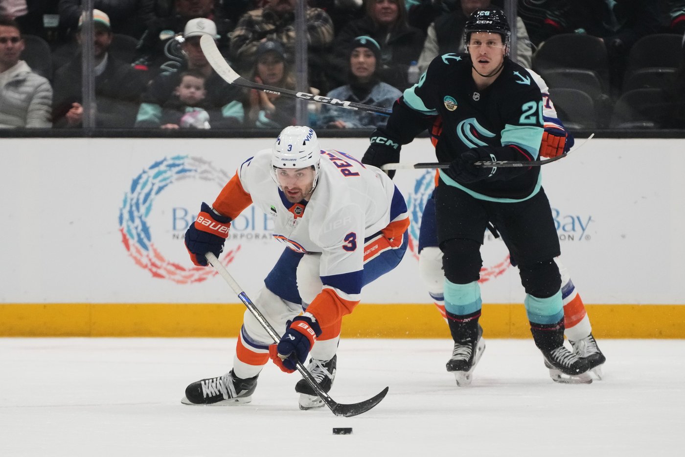 Kraken snap four-game skid with 4-1 win over Islanders | iNFOnews.ca