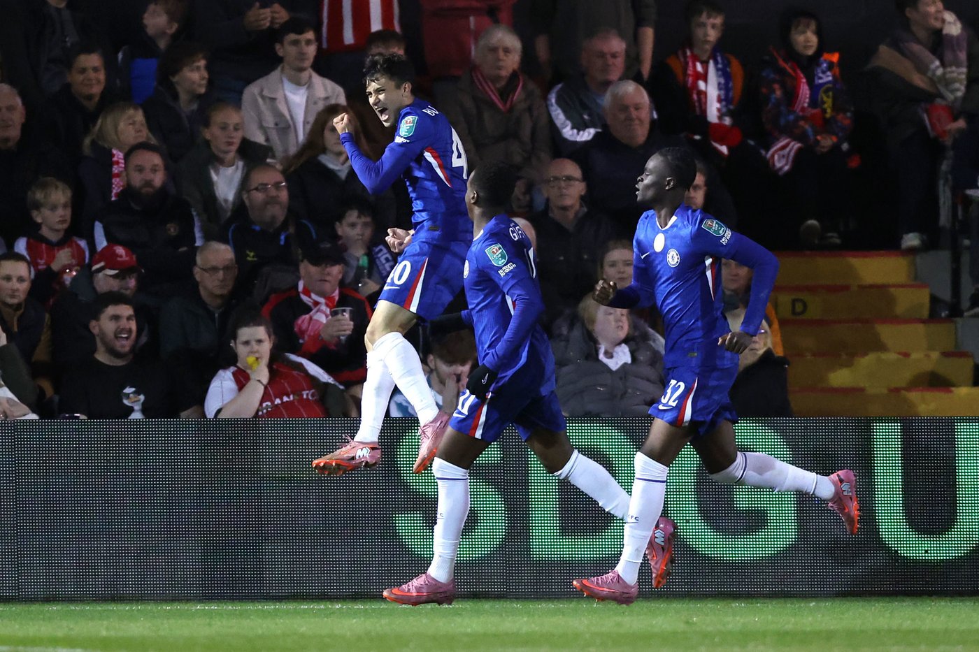 Liverpool striker Hugo Ekitike sent off after celebrating late winning goal against Southampton | iNFOnews.ca