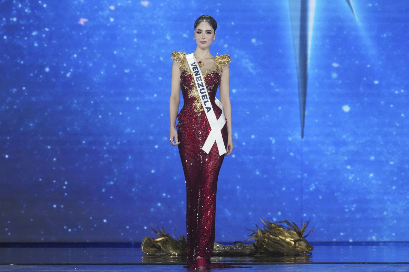 Mexico's bullied pageant contestant gets payback by capturing Miss Universe crown | iNFOnews.ca