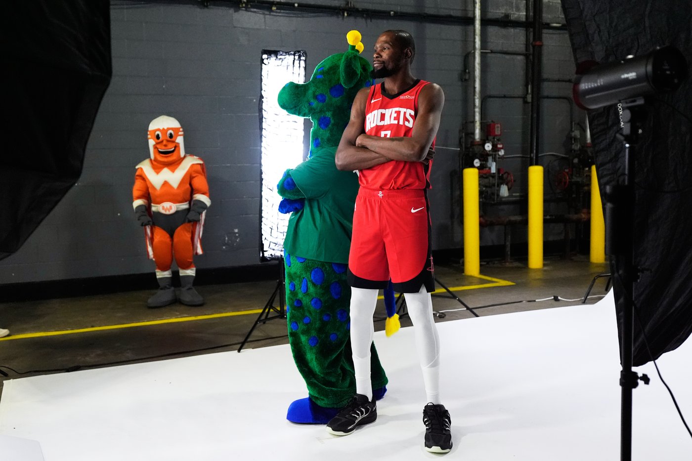 NBA Media Day in photos: Portraits and behind the scenes moments | iNFOnews.ca