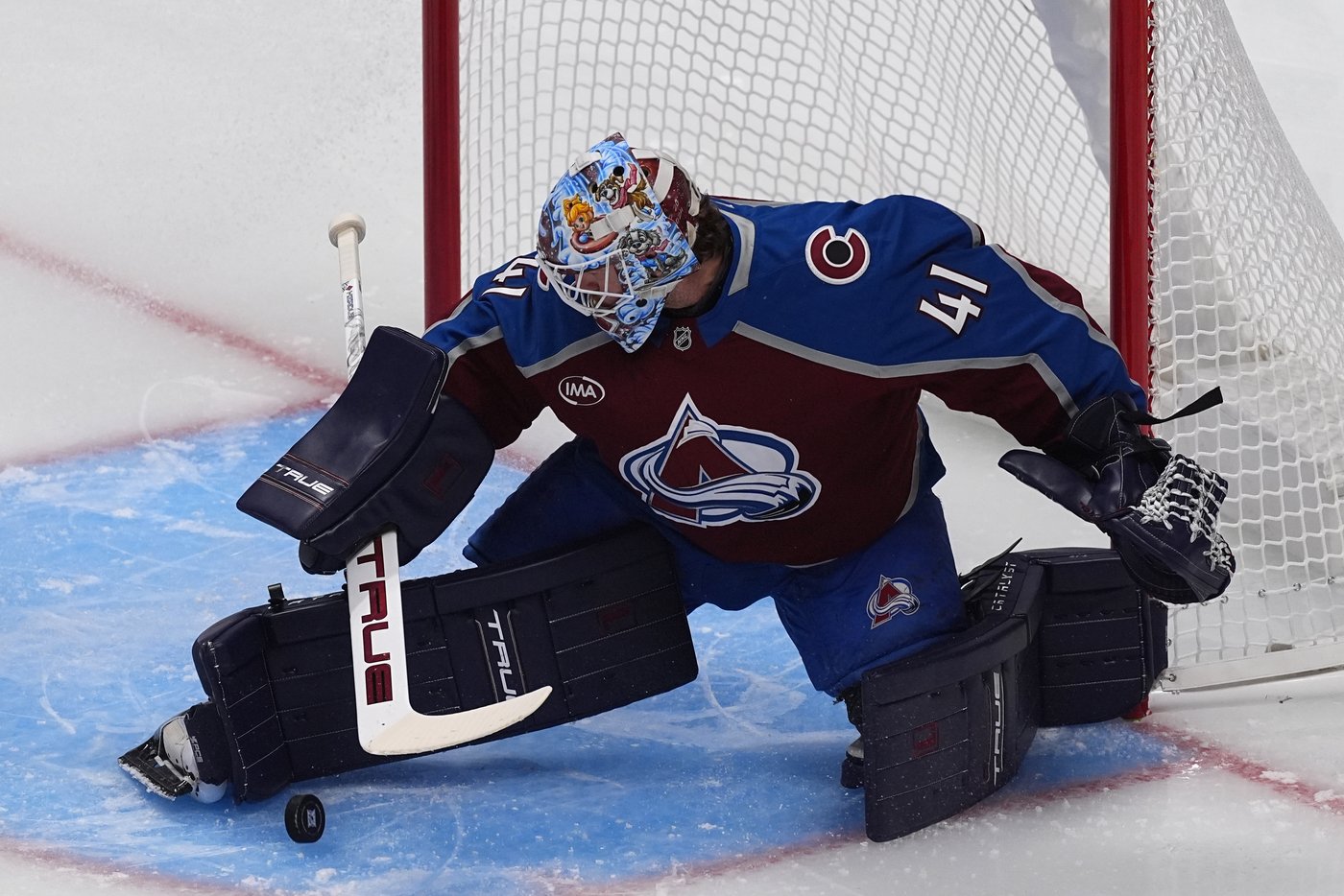 MacKinnon scores go-ahead goal early in 3rd, Avalanche beat Mammoth 2-1 in home opener | iNFOnews.ca MacKinnon scores go-ahead goal early in 3rd, Avalanche beat Mammoth 2-1 in home opener | iNFOnews.ca