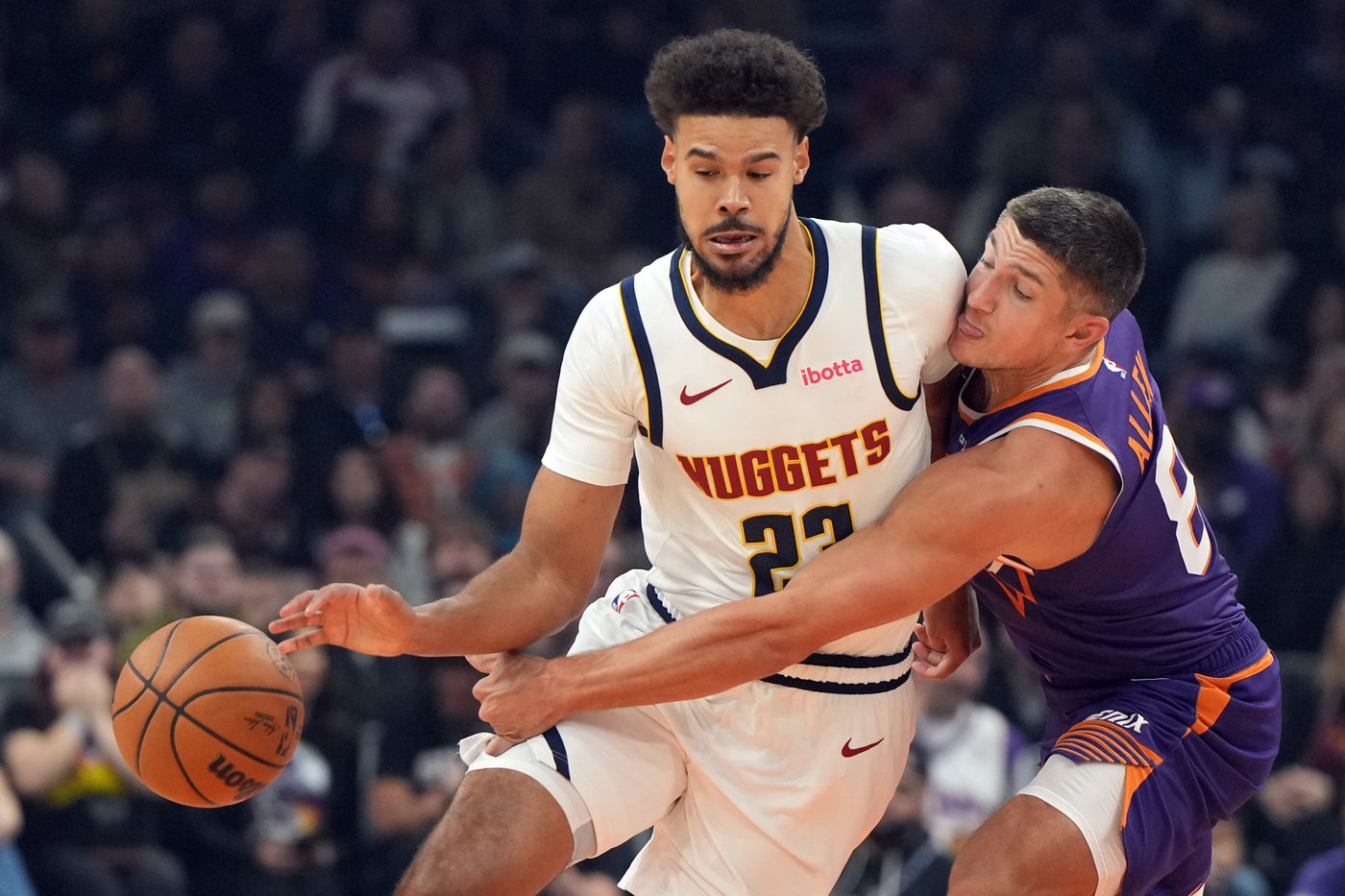 Jokic scores 26 and Murray adds 24 to lead the hot-shooting Nuggets past the Suns 130-112 | iNFOnews.ca