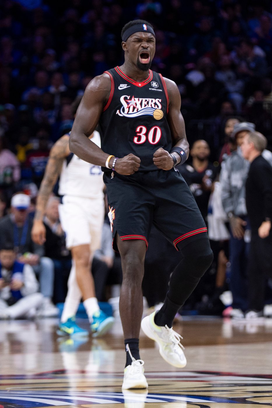 Tyrese Maxey scores 38 points to lead 76ers to 121-114 win over Mavericks | iNFOnews.ca