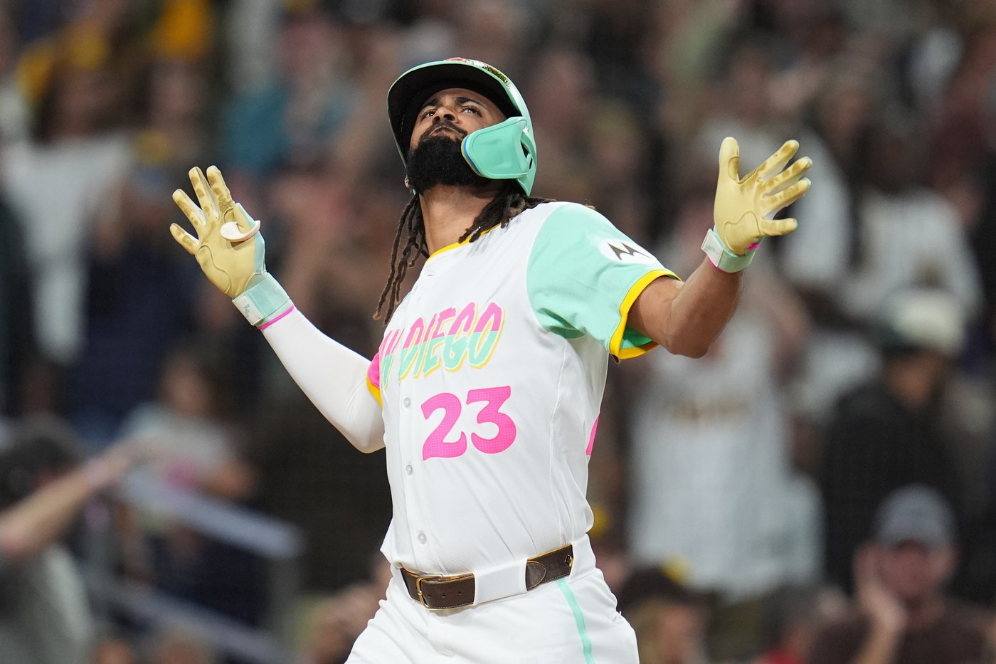 Fernando Tatís Jr. returns from bout with COVID-19 to hit a grand slam in the Padres' playoff push | iNFOnews.ca